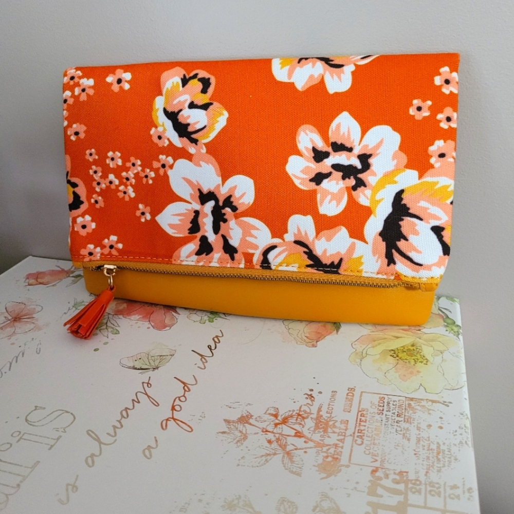 Rachel Pally Clutch 🌻